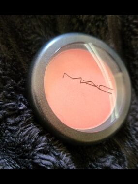 MAC Cosmetics Blush in Peachykeen